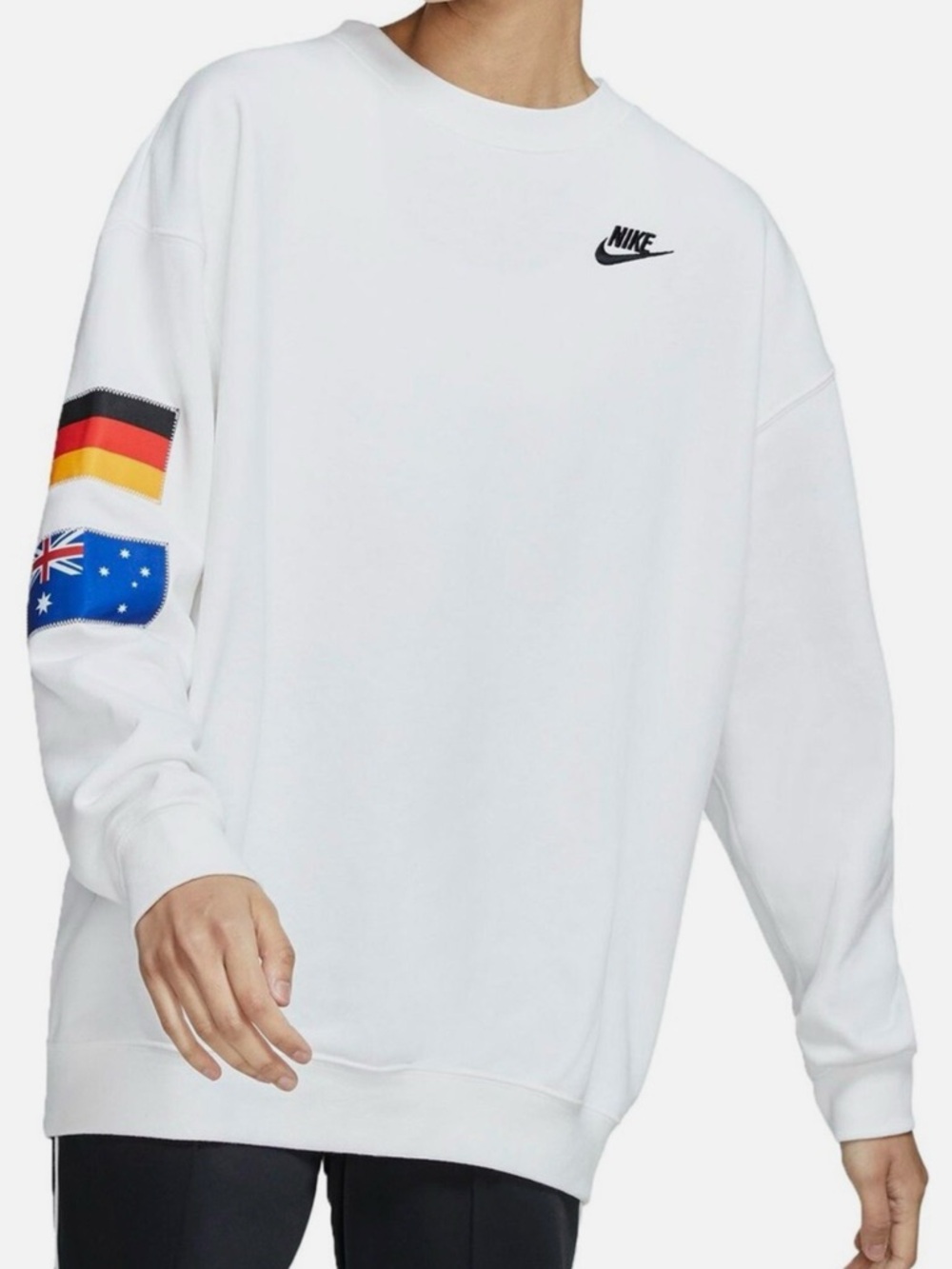 Nike White Oversized Sweatshirt with International Flag Patches - Women MD - Picture 2 of 6